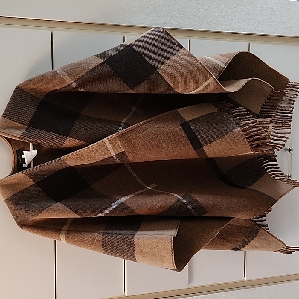 Weekend max mara Italian Made Wool Poncho